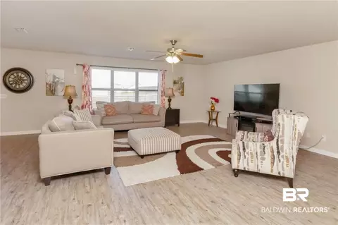 405 E Paget Dr, Mobile, AL 36608 photo 3