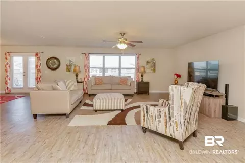 405 E Paget Dr, Mobile, AL 36608 photo 2
