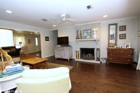 3811 S Ashley Dr, Mobile, AL 36608 photo 9