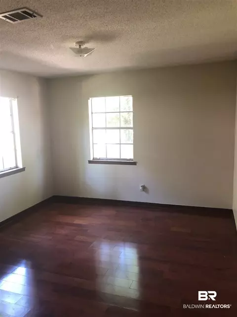 1318 W Forest Ridge Rd, Mobile, AL 36618 photo 5
