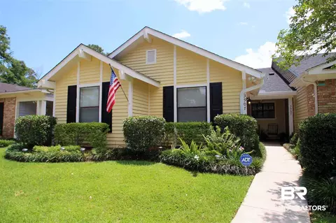 3907 Berwyn Dr, Mobile, AL 36608 photo 2