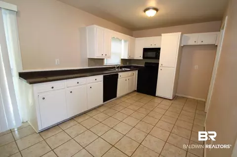 6470 Waverly Dr, Mobile, AL 36608 photo 3