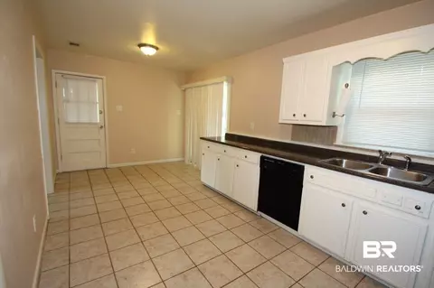 6470 Waverly Dr, Mobile, AL 36608 photo 4