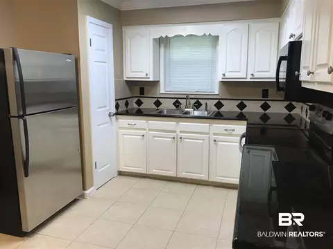 6048 Idlemoore Dr, Theodore, AL 36582 photo 2