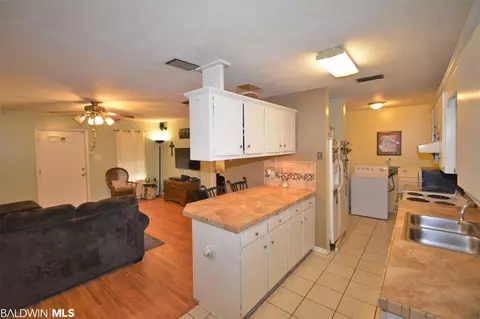605 Mandrell St, Mobile, AL 36606 photo 8