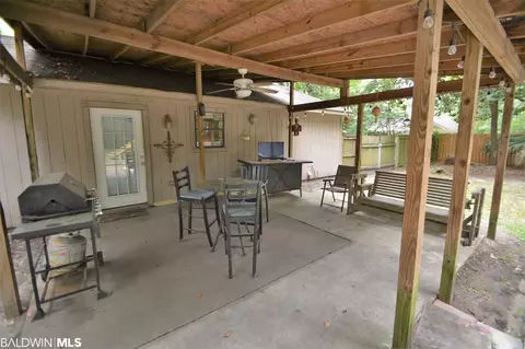 605 Mandrell St, Mobile, AL 36606 photo 2