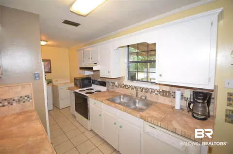 605 Mandrell St, Mobile, AL 36606 photo 3