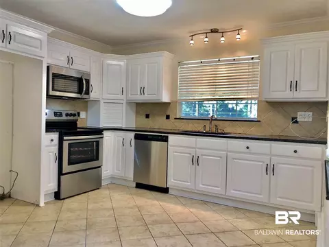 365 Gaines Ave, Mobile, AL 36609 photo 10