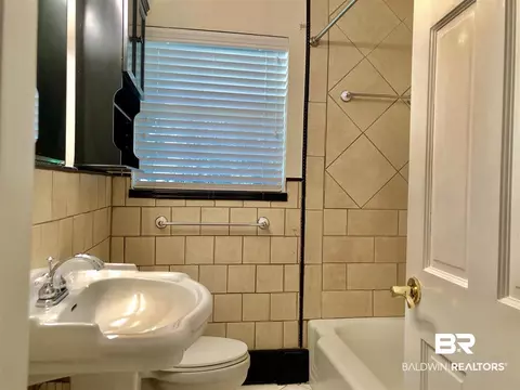 365 Gaines Ave, Mobile, AL 36609 photo 19