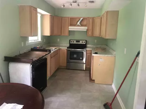 47 N Cypress St, Walnut Hill, FL 32568 photo 4