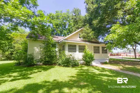 13313 Main St, Elberta, AL 36530 photo 2