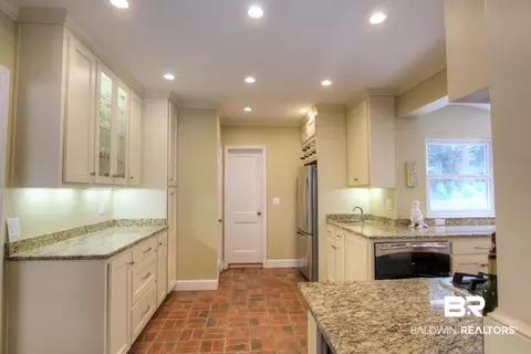 321 Dalewood Dr, Mobile, AL 36608 photo 7