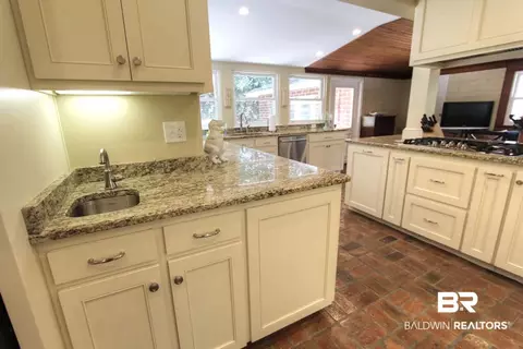 321 Dalewood Dr, Mobile, AL 36608 photo 9