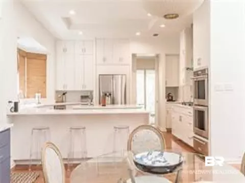 650 W Montcliff Dr, Mobile, AL 36609 photo 6