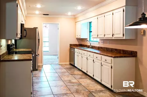 608 E Highland Woods Dr, Mobile, AL 36608 photo 8
