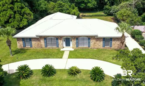 608 E Highland Woods Dr, Mobile, AL 36608 photo 3