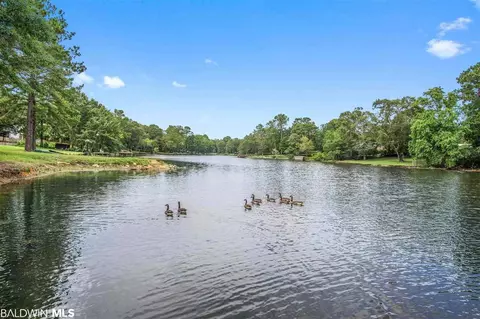 7321 Lakeview Dr, Mobile, AL 36695 photo 2