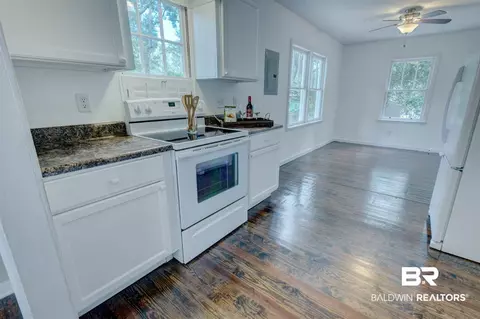 165 Pinehill Dr, Mobile, AL 36606 photo 12