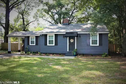 305 W Pineview Ln, Mobile, AL 36608 photo 1