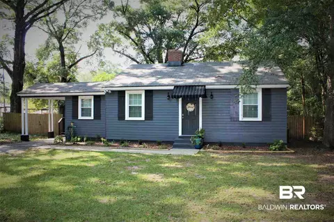 305 W Pineview Ln, Mobile, AL 36608 photo 1