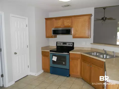 4624 St Charles Ct, Mobile, AL 36618 photo 4