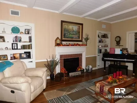 200 E Pine St, Atmore, AL 36502 photo 5