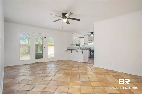 1533 E Deerwood Dr, Mobile, AL 36618 photo 3