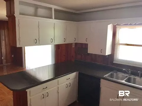 1350 E Reams Dr, Mobile, AL 36608 photo 2