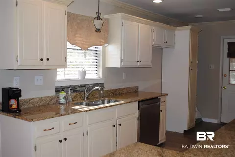 1716 Pine Forest Ct, Mobile, AL 36609 photo 3