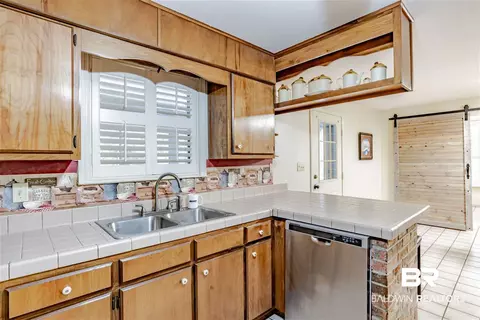 9102 Coronada Rd, Elberta, AL 36530 photo 9