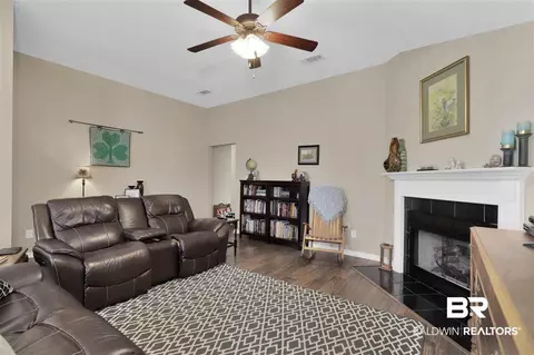 8852 N Spring Grove Dr, Mobile, AL 36695 photo 4