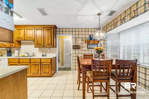 908 E Regents Dr, Mobile, AL 36695 photo 10