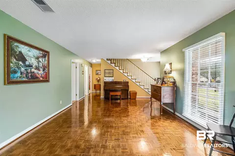 908 E Regents Dr, Mobile, AL 36695 photo 7