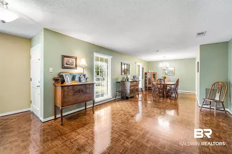 908 E Regents Dr, Mobile, AL 36695 photo 5