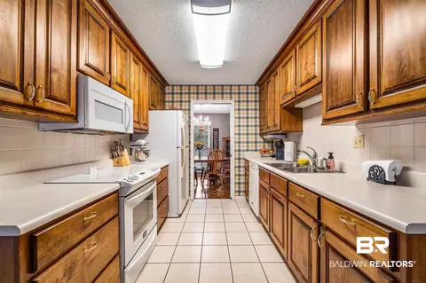 908 E Regents Dr, Mobile, AL 36695 photo 11