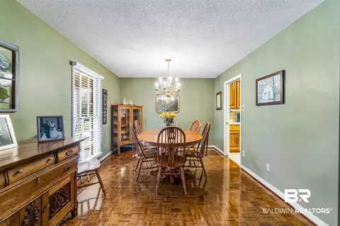 908 E Regents Dr, Mobile, AL 36695 photo 6