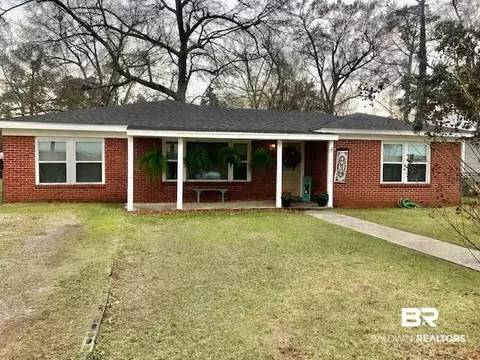 306 E Craig St, Atmore, AL 36502 photo 1