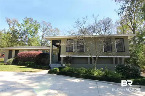 7 Spring Bank Rd, Mobile, AL 36608 photo 2