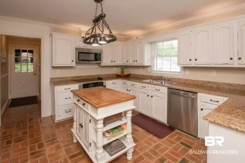 558 W Shenandoah Rd, Mobile, AL 36608 photo 9