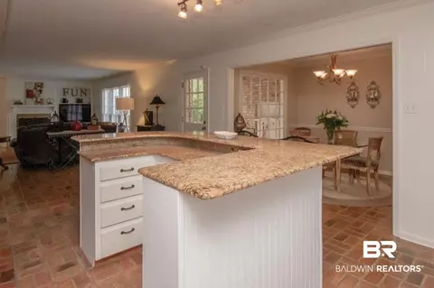 558 W Shenandoah Rd, Mobile, AL 36608 photo 11