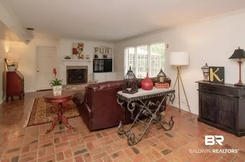 558 W Shenandoah Rd, Mobile, AL 36608 photo 6