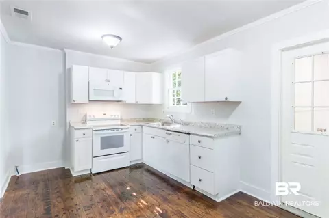 328 W Azalea Cir, Mobile, AL 36608 photo 5