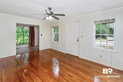 2404 Taylor Ave, Mobile, AL 36606 photo 3