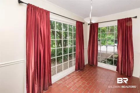 2404 Taylor Ave, Mobile, AL 36606 photo 8