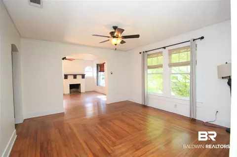 112 Florence Pl, Mobile, AL 36607 photo 3
