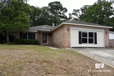 561 Stuart St, Daphne, AL 36526 photo 2