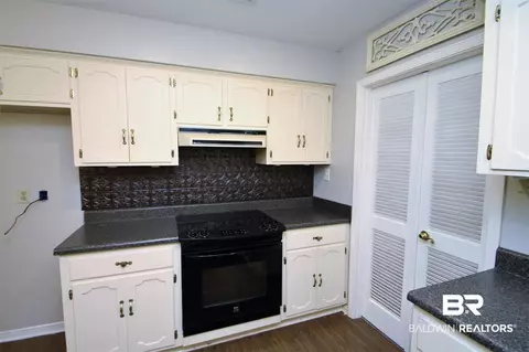 724 W Brannan Dr, Mobile, AL 36693 photo 9
