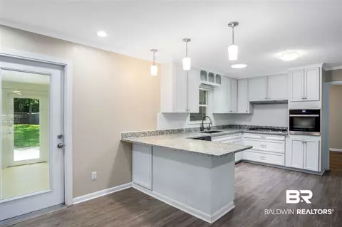 1004 Chalet Dr, Mobile, AL 36608 photo 3