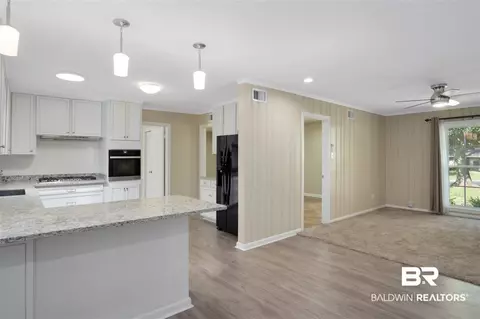 1004 Chalet Dr, Mobile, AL 36608 photo 4