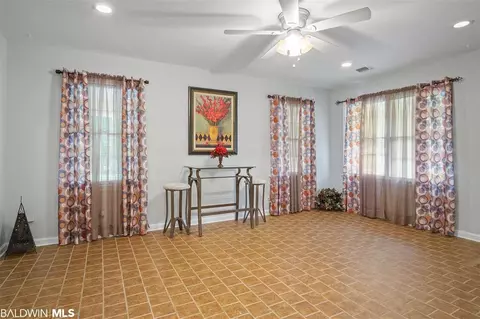 3908 E Charmaine Cir, Mobile, AL 36605 photo 4